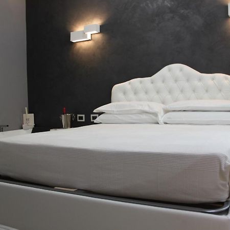 Jacuzzi Apartament By Parmacentro B&B Екстер'єр фото
