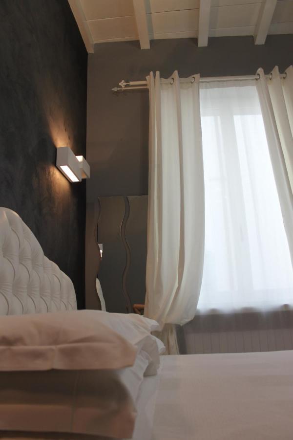 Jacuzzi Apartament By Parmacentro B&B Екстер'єр фото