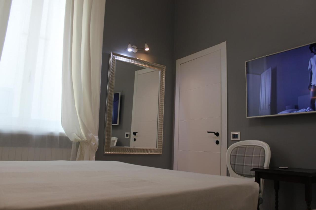 Jacuzzi Apartament By Parmacentro B&B Екстер'єр фото