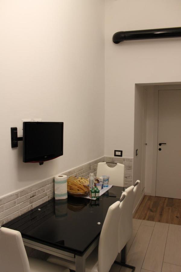 Jacuzzi Apartament By Parmacentro B&B Екстер'єр фото