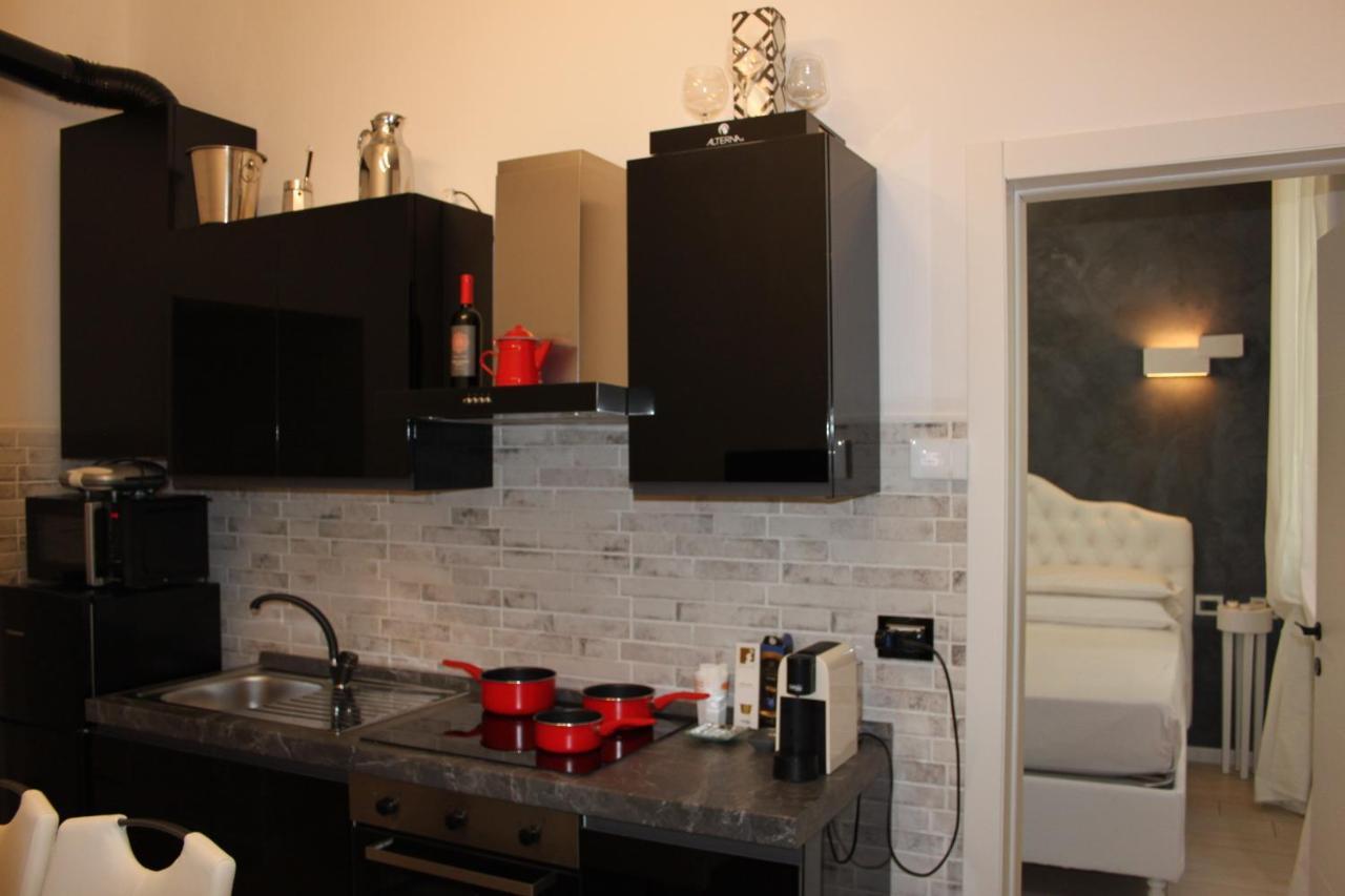 Jacuzzi Apartament By Parmacentro B&B Екстер'єр фото