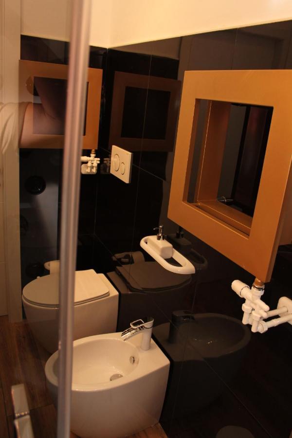 Jacuzzi Apartament By Parmacentro B&B Екстер'єр фото