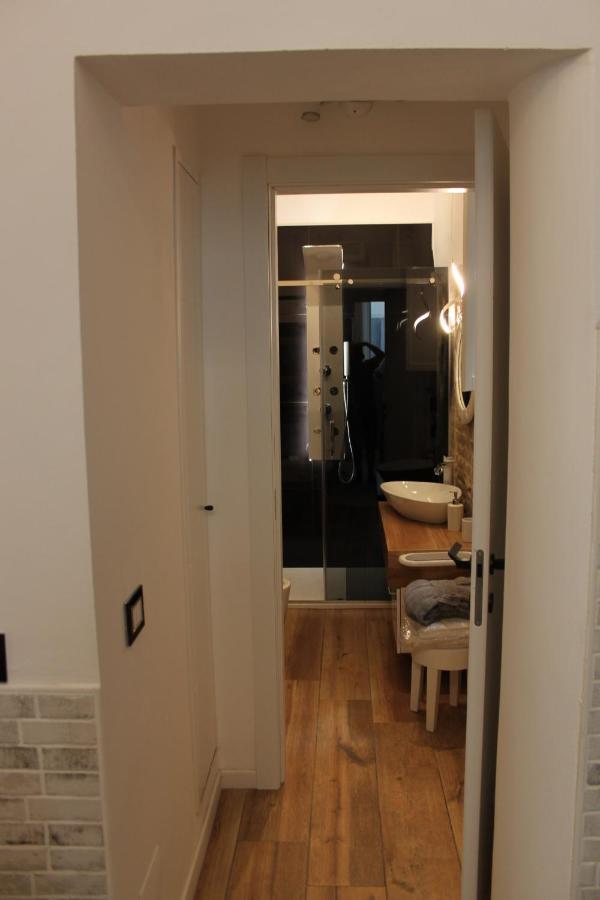 Jacuzzi Apartament By Parmacentro B&B Екстер'єр фото